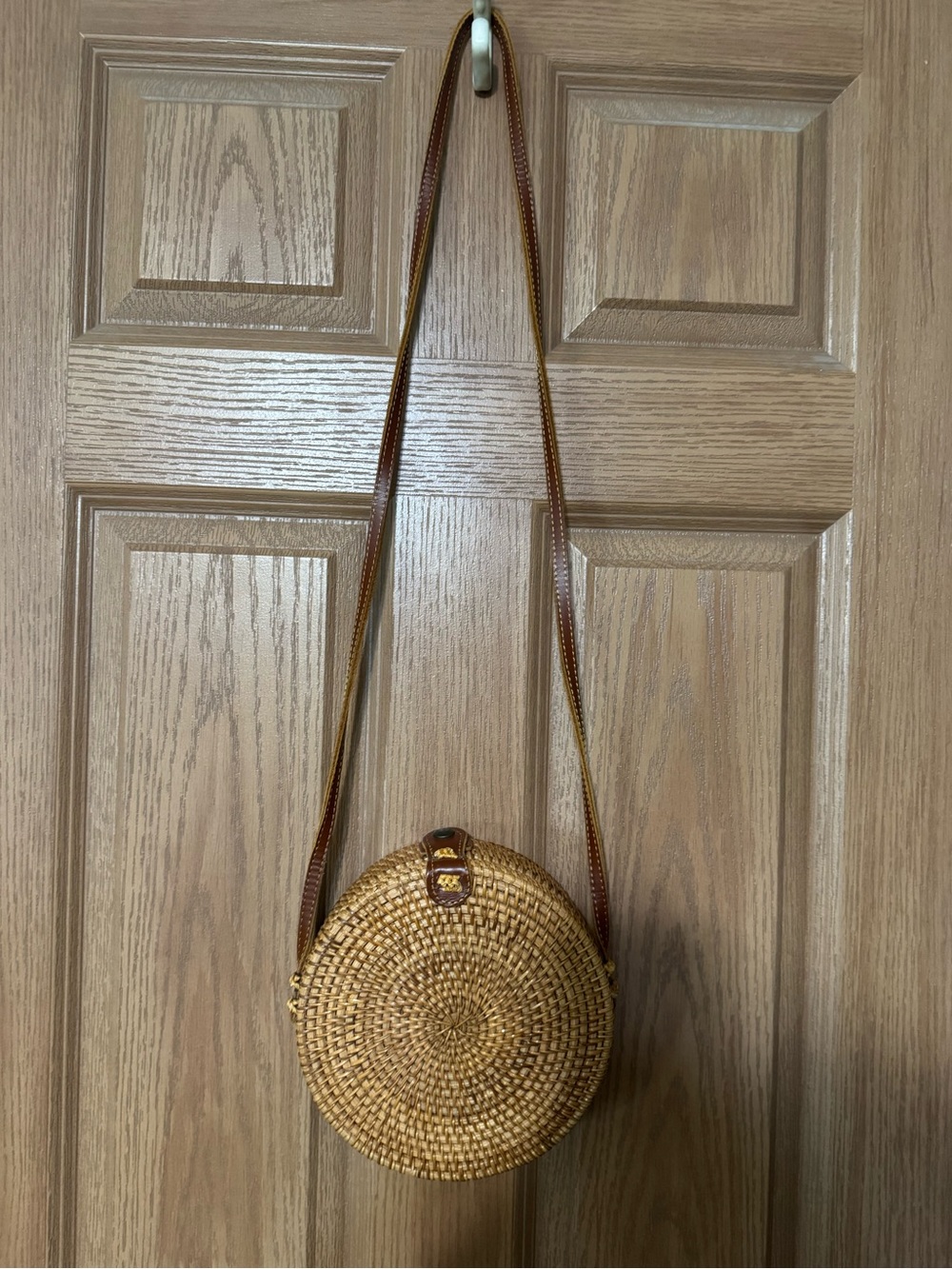 Round Woven Crossbody Bag in Natural Brown NWOT - Picture 5 of 12